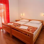 شقة In With Sea View, Terrace, Air Conditioning, Wifi 3423-1 Duće
