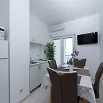 In With Sea View, Terrace, Air Conditioning, Wifi 3423-1 شقة *