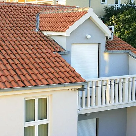 Apartmán In With Sea View, Terrace, Air Conditioning, Wifi 3423-1 *